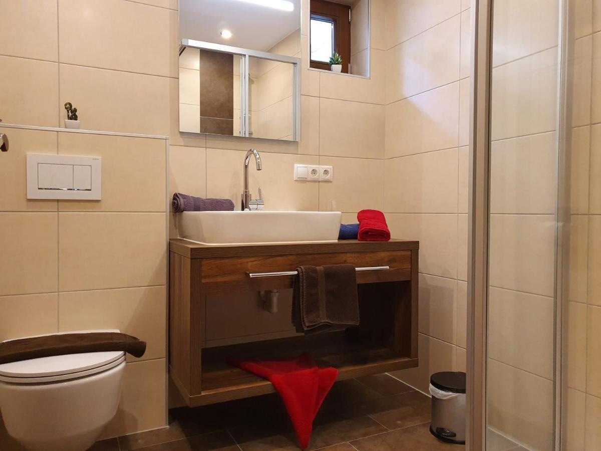 Appartements Karlinger Хубен Екстериор снимка