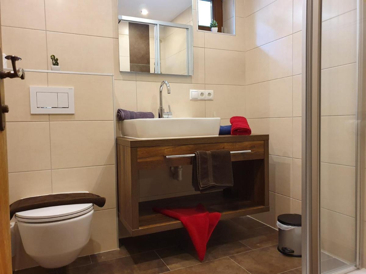 Appartements Karlinger Хубен Екстериор снимка