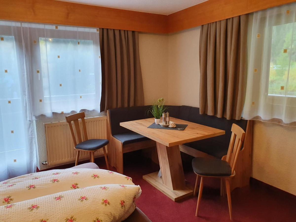 Appartements Karlinger Хубен Екстериор снимка